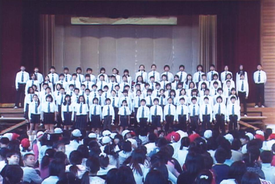 「小・中学校探訪-羽村西小学校-きらりコンサート」の様子