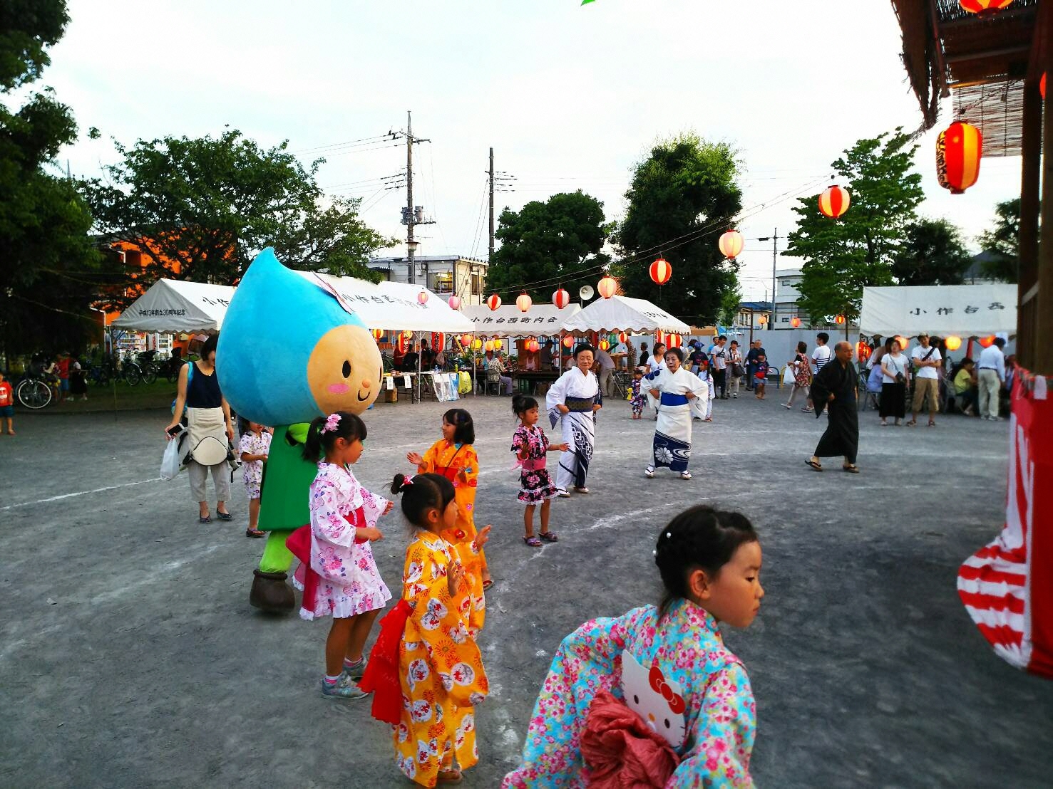 お友だちが踊りを教えてくれたよ