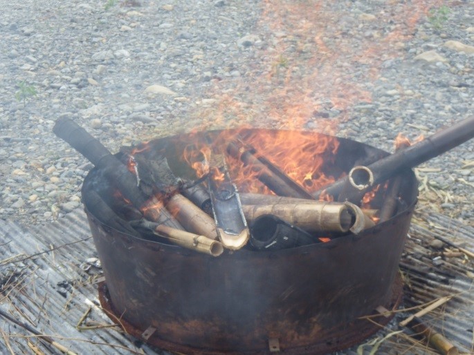 竹炭づくりで使用する釜