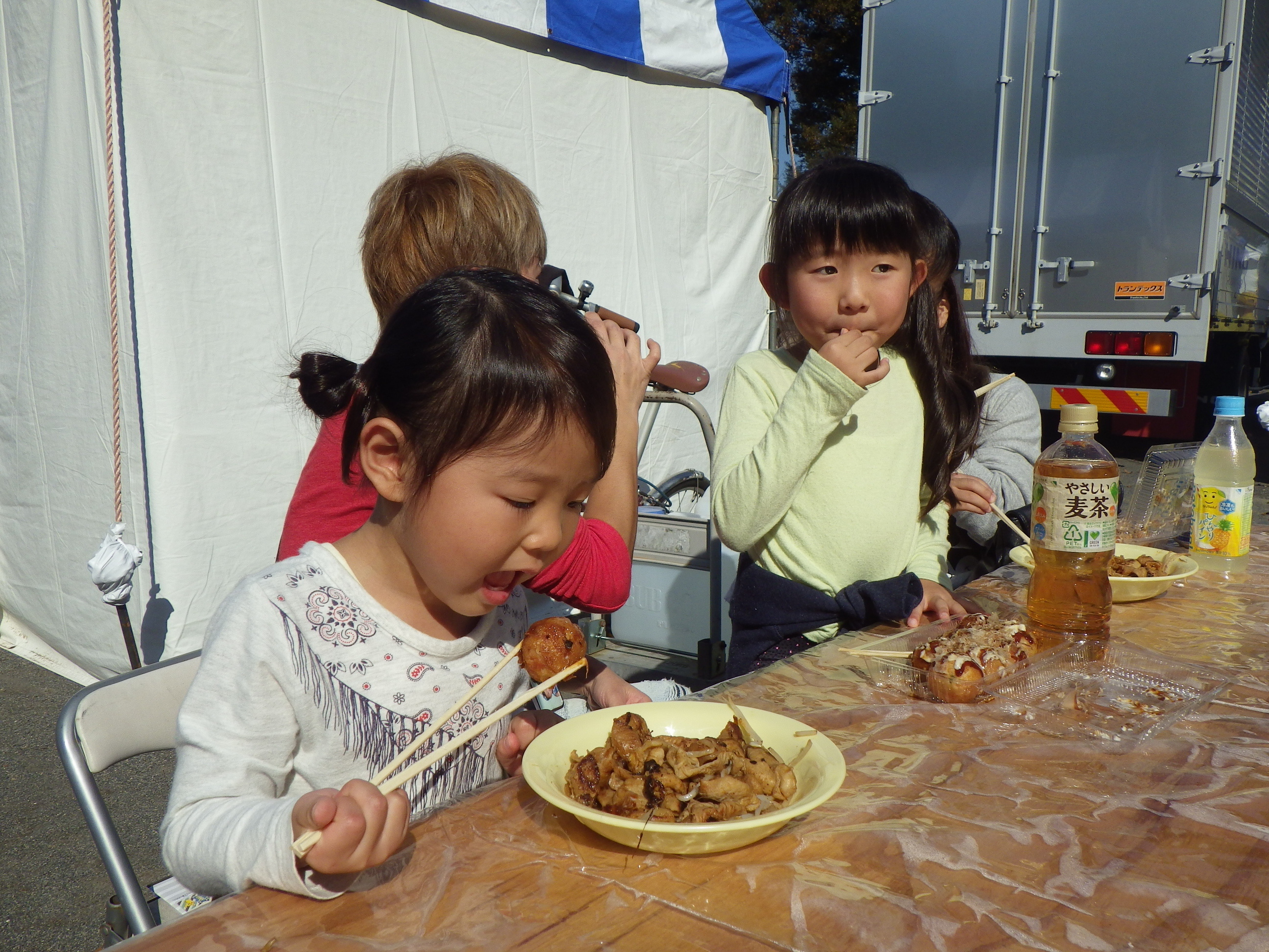 リユース食器利用風景