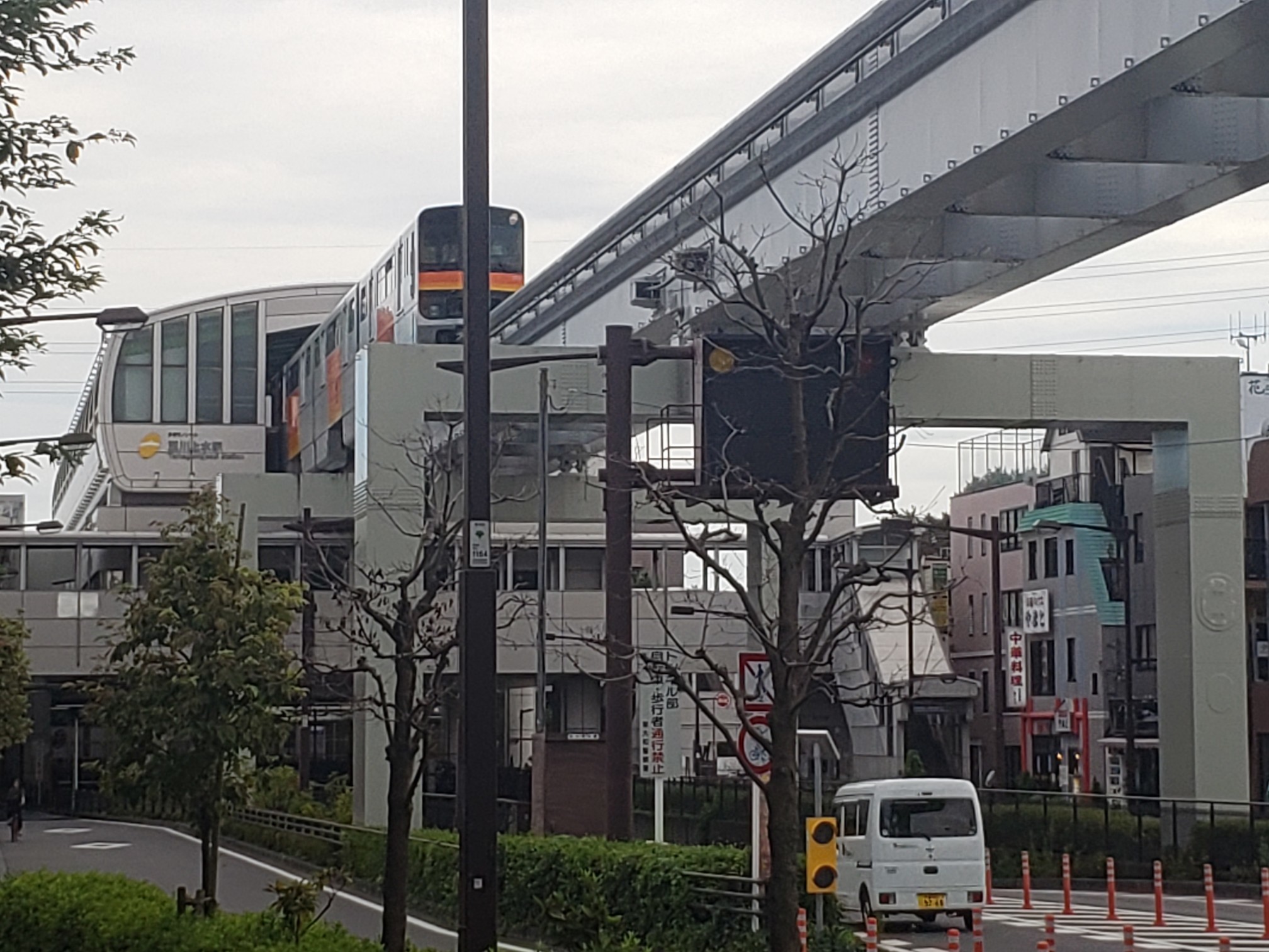 玉川上水駅の様子