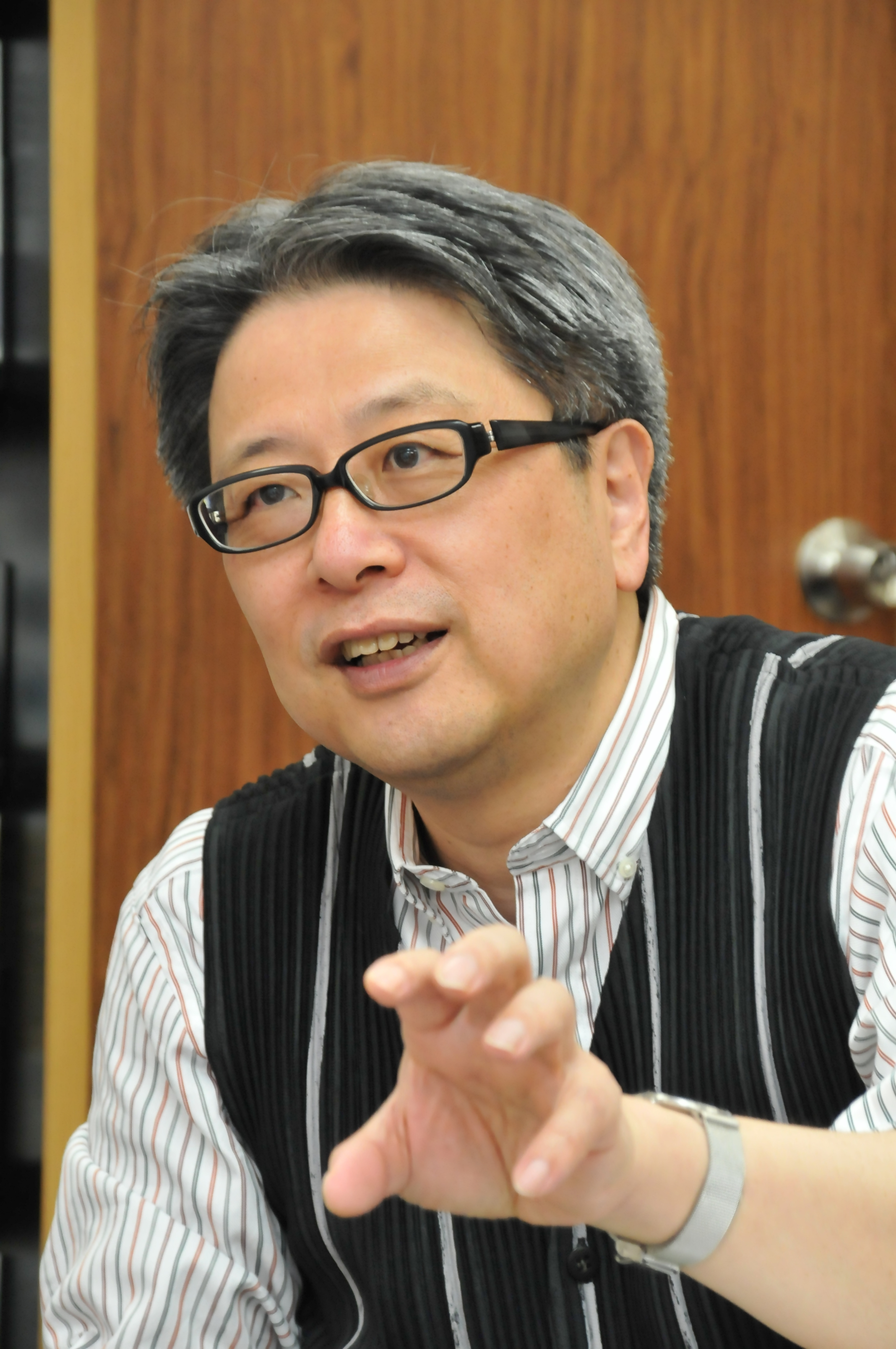 紅野謙介氏