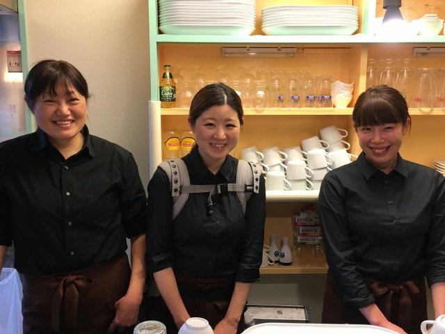 「ごはんや ままきっちん」のスタッフさん